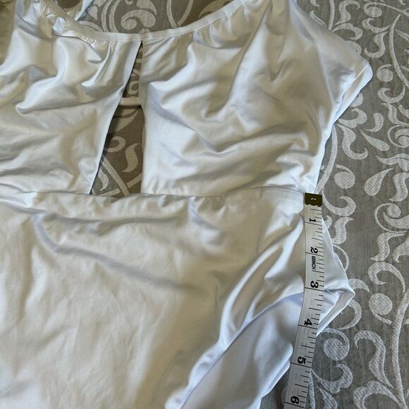 Trina Turk Swimsuit Women 8 White Monaco Scoop Neck Cutout Ring Halter One Piece - Picture 9 of 13